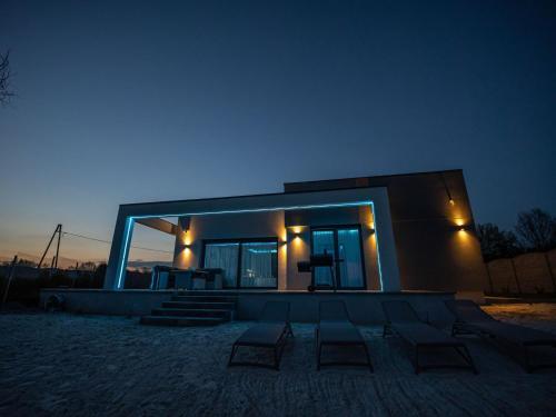 Comfortable Holiday Villa On The Lake, Spalona
