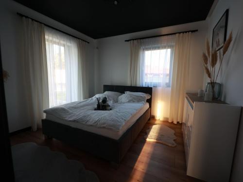 Comfortable Holiday Villa On The Lake, Spalona