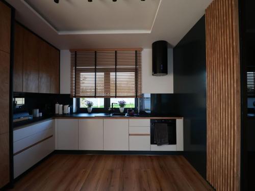 Comfortable Holiday Villa On The Lake, Spalona