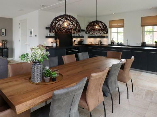 Beautiful Villa With Sauna On The Tjeukemeer