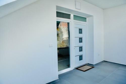 Apartamento Sh�ne M�belierte Wohnung An Zentraler Lage