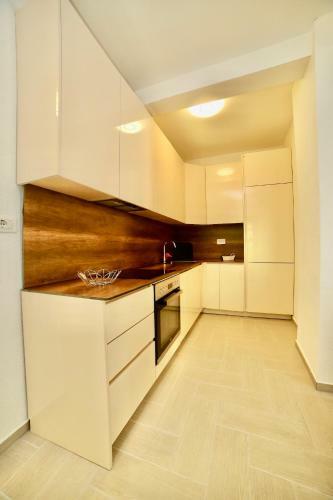 Apartamento Sh�ne M�belierte Wohnung An Zentraler Lage