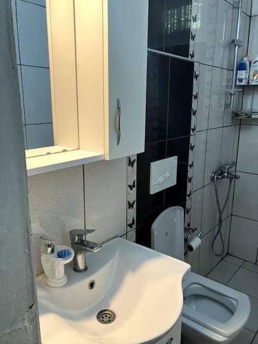Portakal Bah�esi ?�erisinde M�stakil Villa