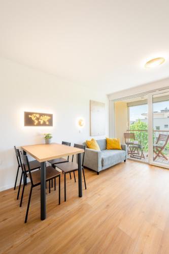 Apartment 396