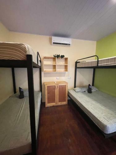Hostal Hostel H?bitat