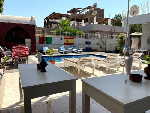 Hostal Oasis Guest House