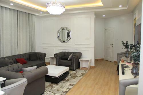 Harold's Exquisite Apartment