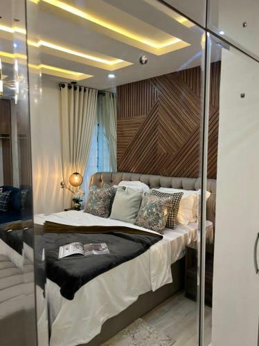 5 Bedroom Fully Detached Serviced Apartment