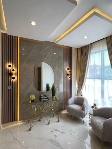 5 Bedroom Fully Detached Serviced Apartment