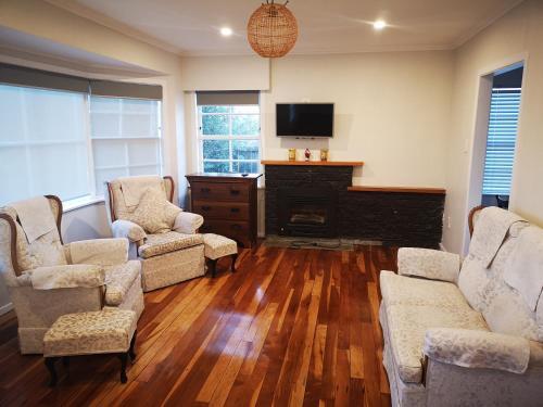 Cheerful 4 Bedroom Holiday Home (Sleeps 7)
