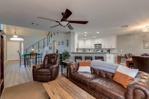 Phoenix Gem With Sparkling Heated Pool And Newly Remodeled! Home