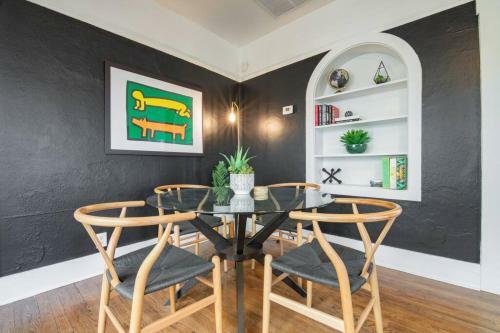 *new* Modern Meets Vintage In Phx Historic Home