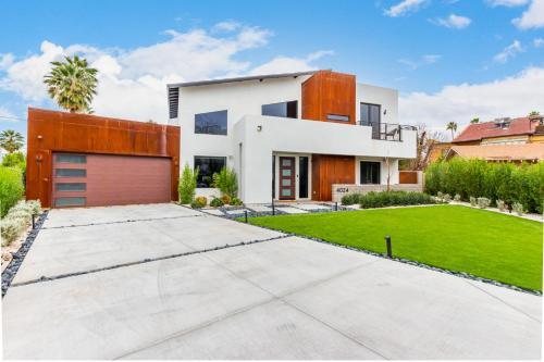 33rd Modern Phoenix Home