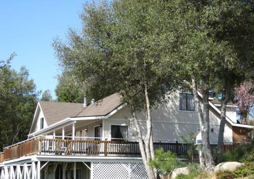 Sierra Mountain Lodge - Yosemite