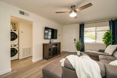 Remodeled 2 Bdrm W Yard In Old Town Scottsdale