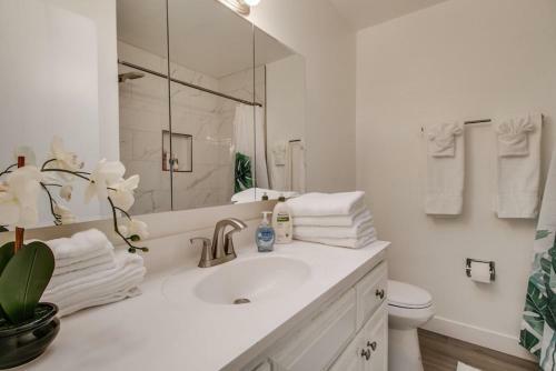 Remodeled 2 Bdrm W Yard In Old Town Scottsdale
