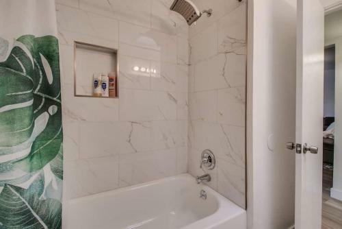 Remodeled 2 Bdrm W Yard In Old Town Scottsdale