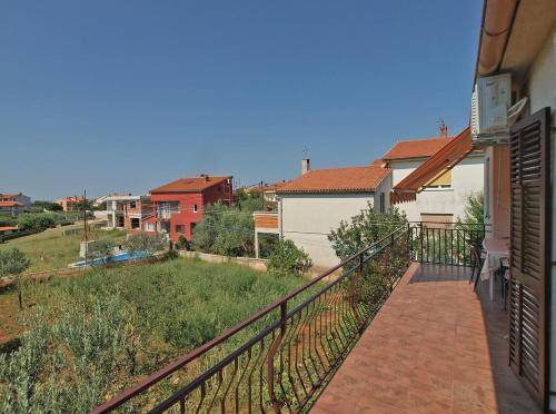 Apartments With A Parking Space Galizana, Fazana - 19608