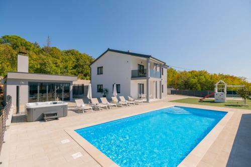Villa Blue Lake