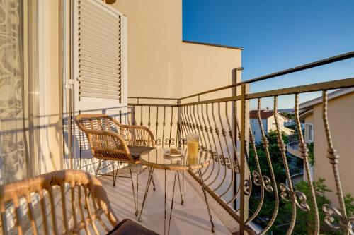 Cosmopolitan Apartment