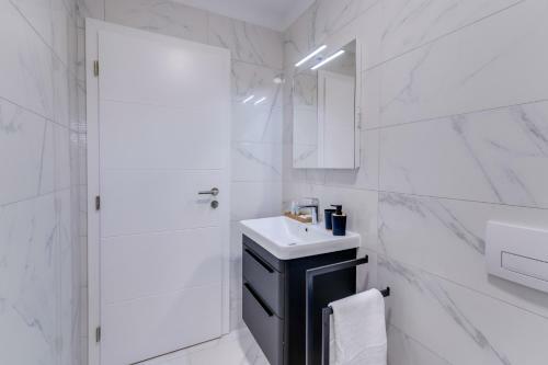 Cosmopolitan Apartment