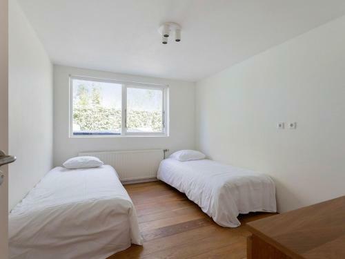 Spacious Holiday Home In Kamperland With Garden