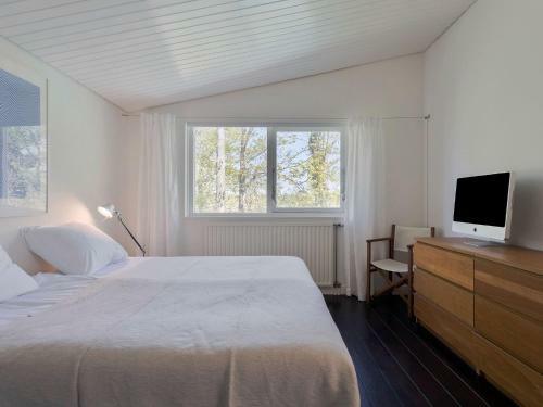 Spacious Holiday Home In Kamperland With Garden