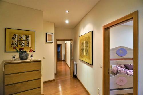 Lovely 3-bedroom Apartment With Indoor Fireplace