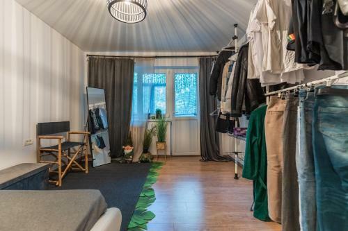 Jungle Apartment 15 Min Walk To Beach & Downtown