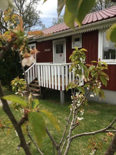Trollebo Eriksm�la, Conveniently Located Renovated Stuga