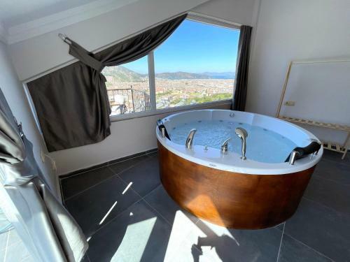 Fascinating Villa With Jacuzzi And Balcony In Fethiye