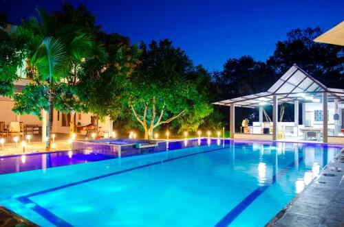 Villa Las Palmas Resort