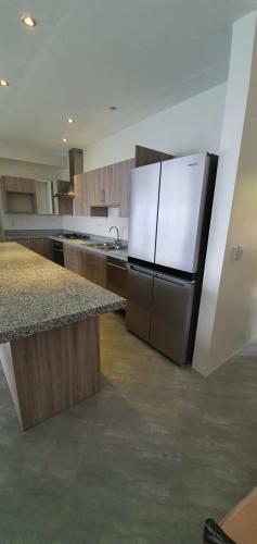 Luxury 2 Bed, 2 Bath Apartment With Stunning Panoramic Sea View, Private Beach