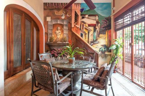Hacienda Tropical