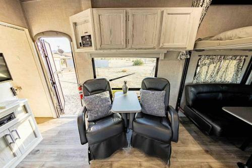 Attitude Trailer- Pool- AC - Views - Near Jt Park