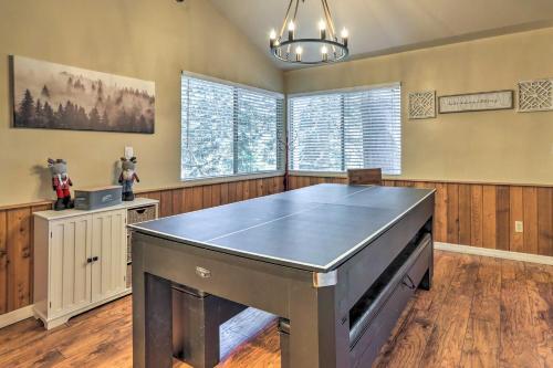 Family Getaway With Playground And Forest Views!