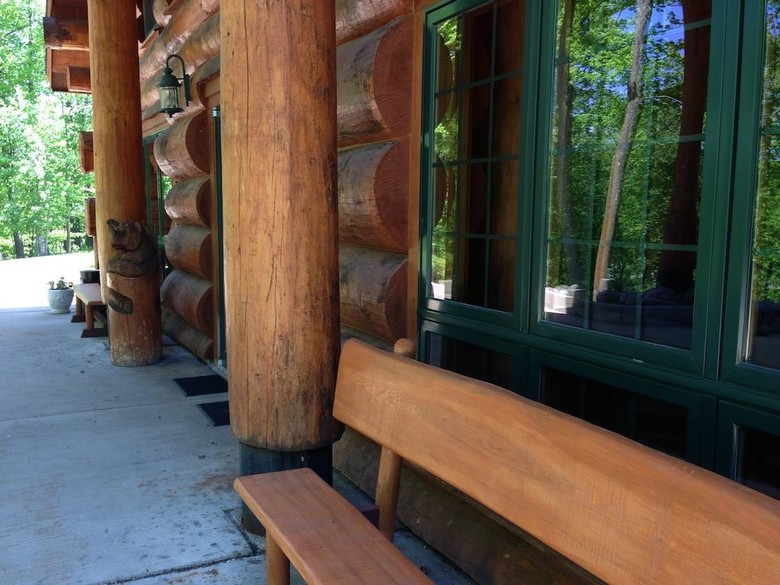 Hotel Konkapot Lodge