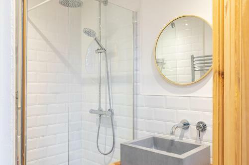 Lovely, Centrally Located 2-bedroom Apartment With Patio