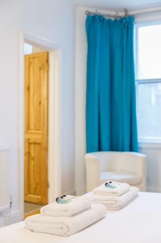 Lovely, Centrally Located 2-bedroom Apartment With Patio