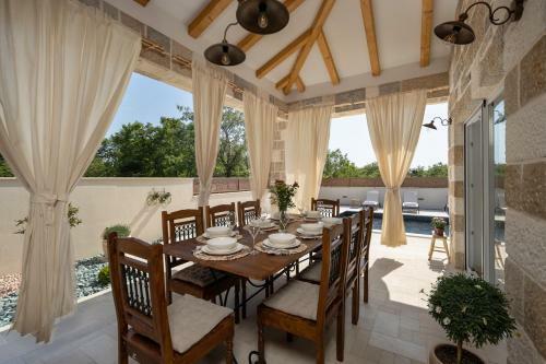 Beautiful Villa Jakov