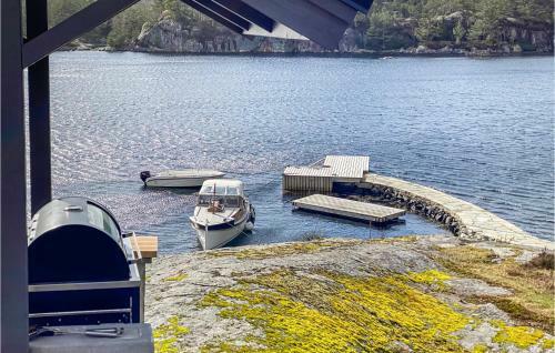Nice Home In Masfjorden With 3 Bedrooms