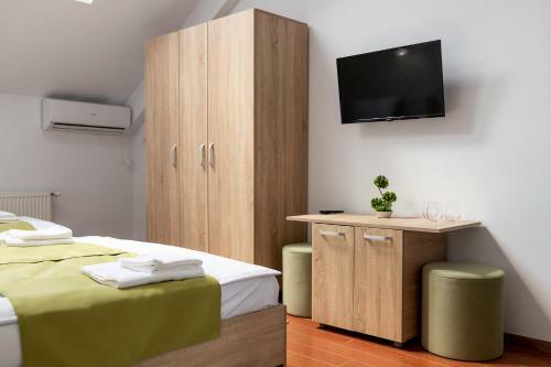 Hostal Marconi Guesthouse