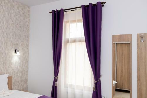 Hostal Marconi Guesthouse