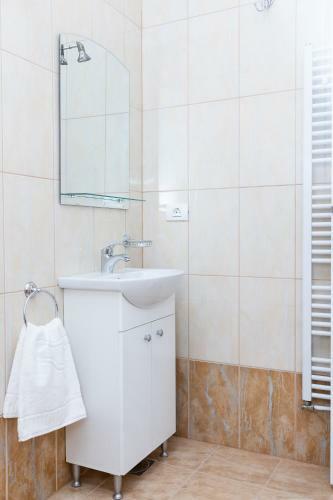 Hostal Marconi Guesthouse