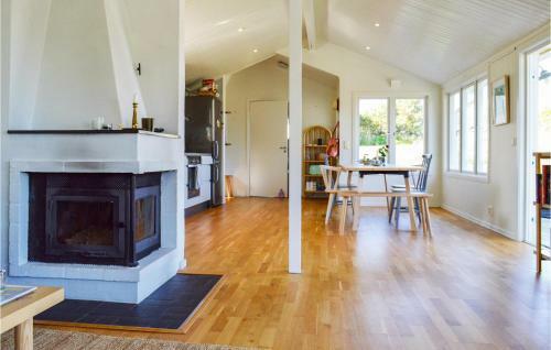 Awesome Home In H�viksn�s W/ 3 Bedrooms