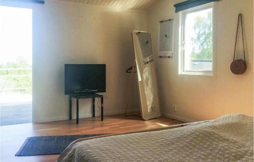 Awesome Home In H�viksn�s W/ 3 Bedrooms