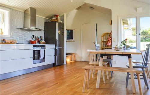 Awesome Home In H�viksn�s W/ 3 Bedrooms