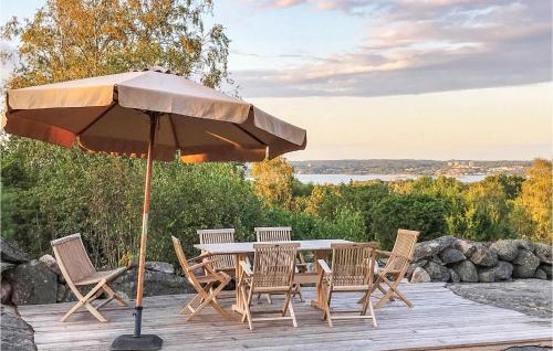 Awesome Home In H�viksn�s W/ 3 Bedrooms