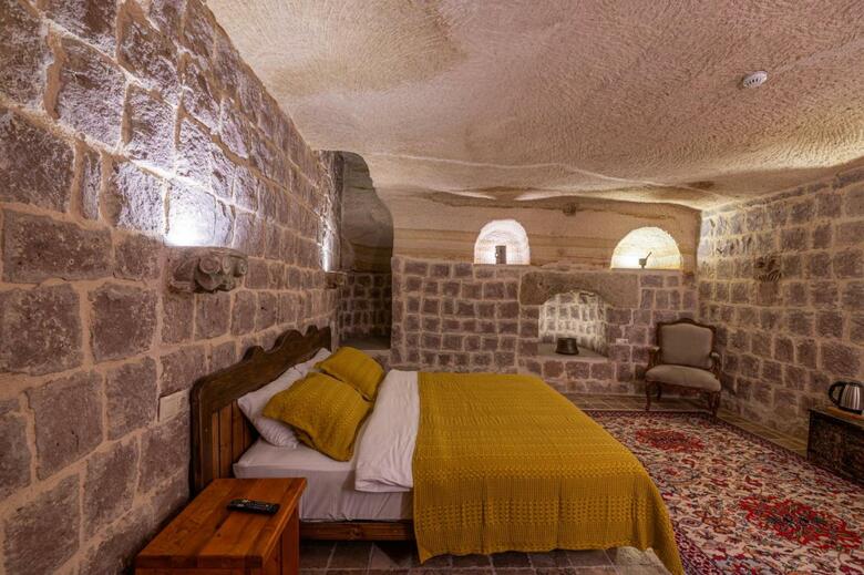 Hotel Kapalos Cave Suites