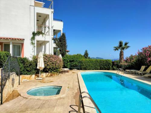 Villa Anna-cheerful 3 Bedroom Villa With A Pool